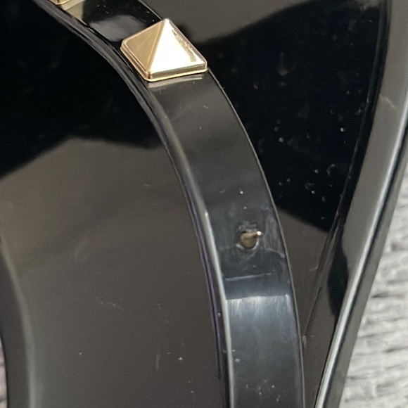 VALENTINO GARAVANI // PVC black rockstud ribbon flip flops - Picture 4 of 4